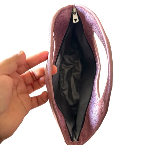 Guess Pink Tote Bag with Curved Handle and Textured Finish - Picture 3 of 6